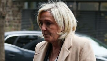 Marine Le Pen rattrapée par ses vieux démons