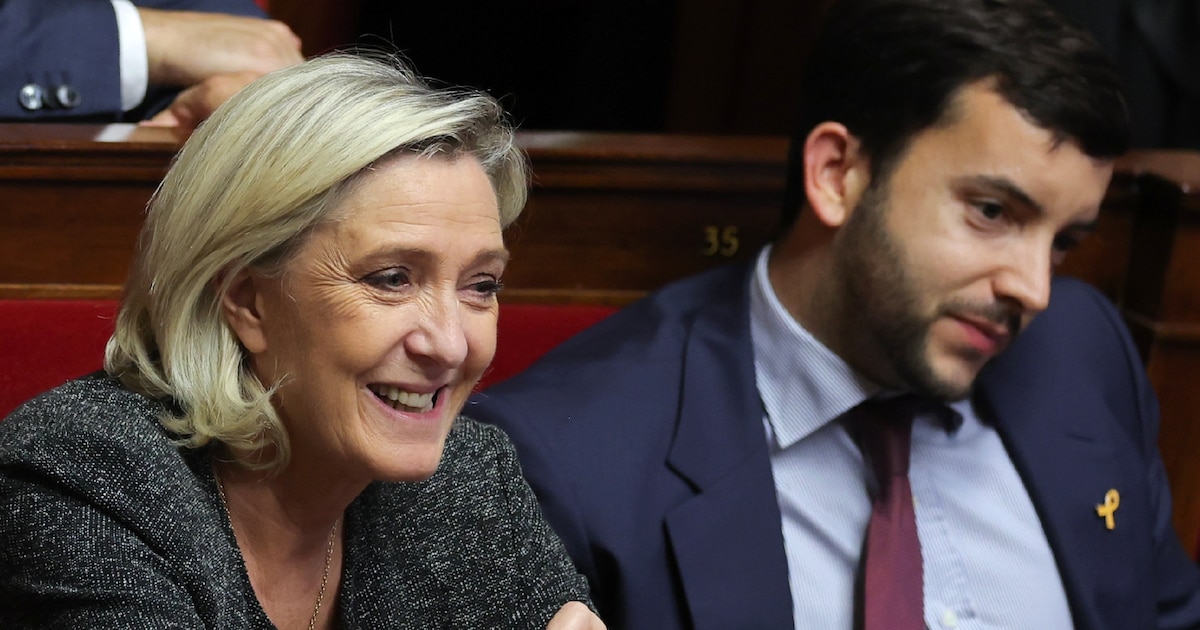 Le député RN Jean-Philippe Tanguy au côté de Marine Le Pen, le 8 octobre 2024 à l'Assemblée nationale à Paris