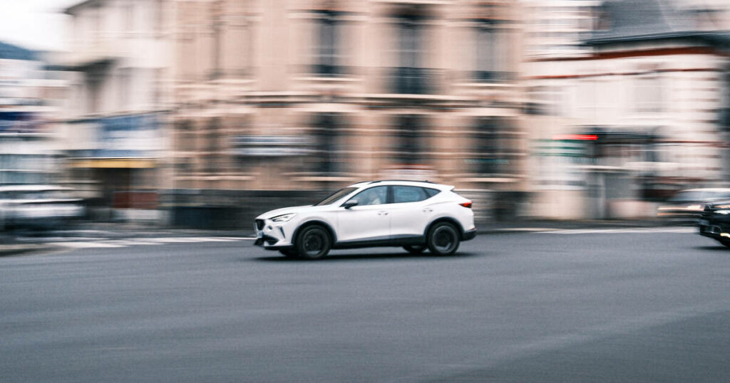 SUV : la mairie de Paris demande au gouvernement d’interdire leur circulation en ville