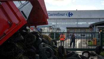 Colère des agriculteurs : une plateforme logistique Carrefour à Toulouse bloquée par la Coordination rurale