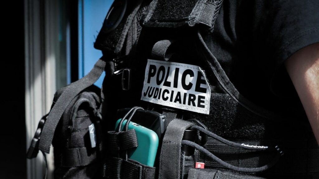 Grenoble : un homme tué d'un coup de couteau lors d'une rixe dans une épicerie