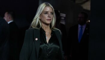 Trump nomme la juriste Pam Bondi ministre de la Justice après le retrait de Matt Gaetz