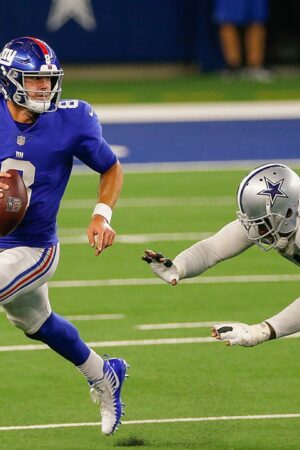 Daniel Jones briefly listed on Cowboys' roster; fans clamor for ex-Giant to sign with rival