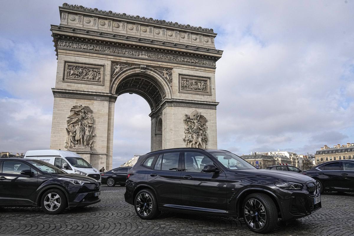 SUV en ville : la mairie de Paris demande au gouvernement d’interdire leur circulation