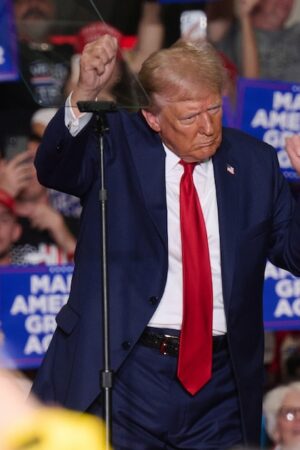 Donald Trump, en train de danser lors d'un meeting de campagne en Pennsylvanie, le 29 septembre 2024