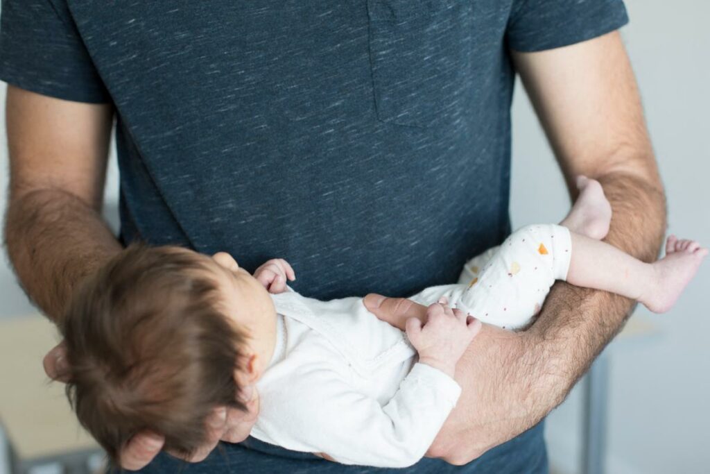 « Si les pères ne portent pas l’enfant dans leur ventre, beaucoup le “portent” dans leur tête depuis la conception »