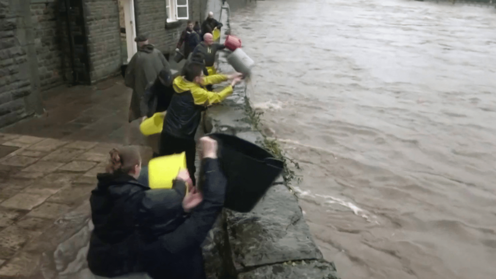 Intempéries : la tempête Bert fait d’importants dégâts au Royaume-Uni