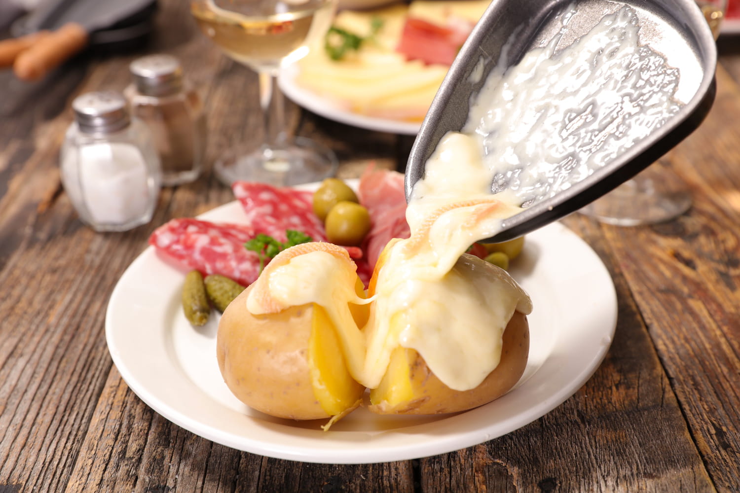 C'est la meilleure variété de pomme de terre pour la raclette, elle se marie parfaitement avec le fromage