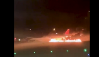 En Turquie, un avion russe prend feu à son atterrissage à Antalya, les passagers évacués