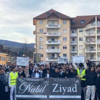 Rixe à Rumilly en Haute-Savoie : une marche blanche a rassemblé plus de 1 200 personnes