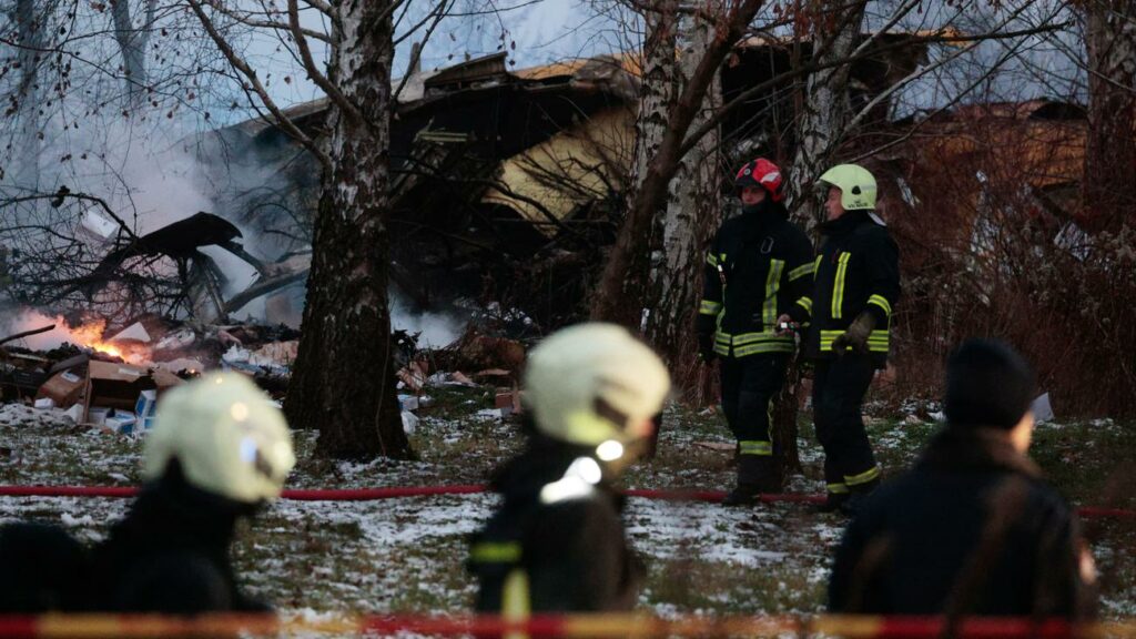 Flugzeugabsturz: Frachtflugzeug aus Leipzig in Litauen abgestürzt