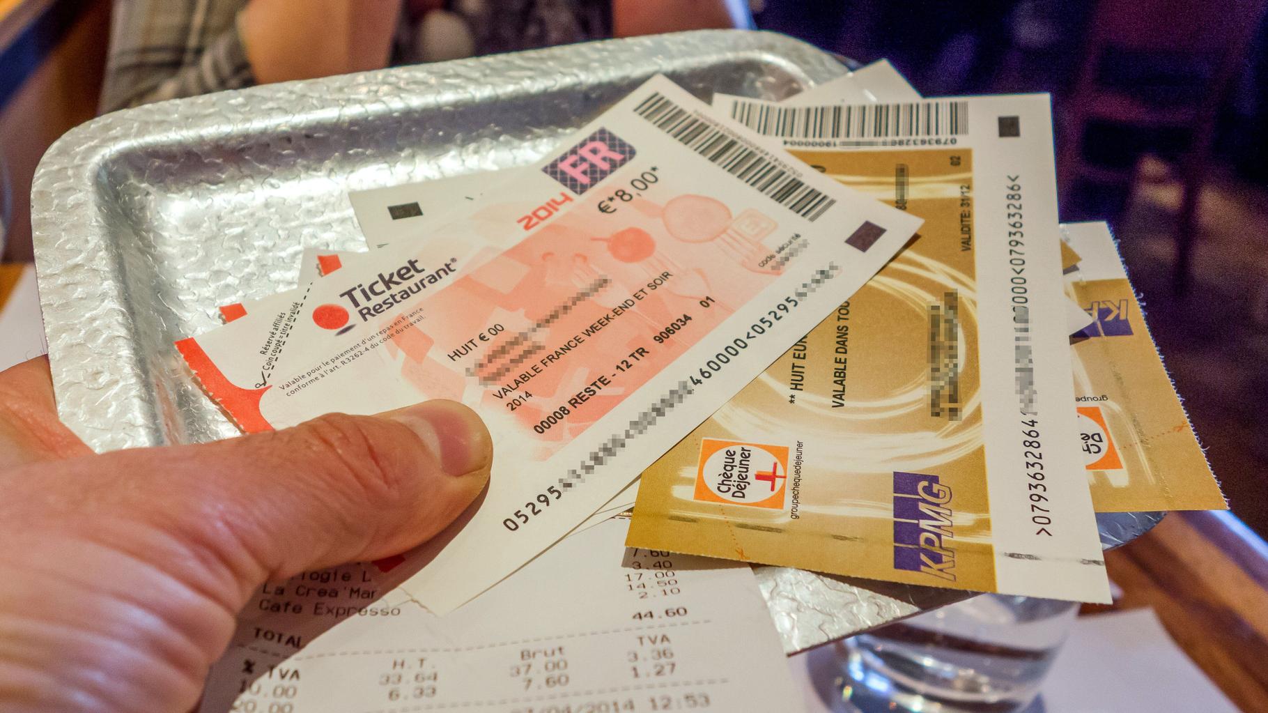 Les tickets-restaurant bénéficient-ils surtout aux supermarchés ? Une étude sort avant le vote du Sénat