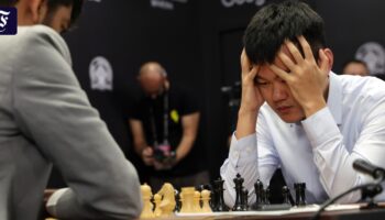 Gukesh gegen Ding Liren: Schach-WM beginnt mit Überraschung