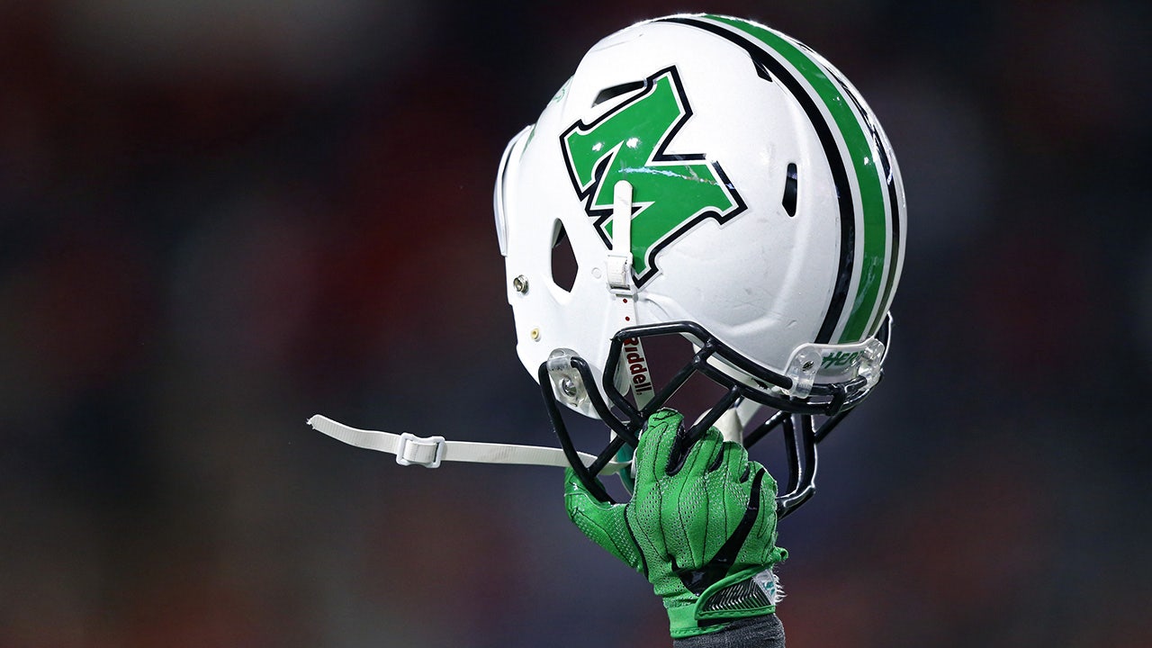 Marshall football player gets into intense scuffle with ball boy after game