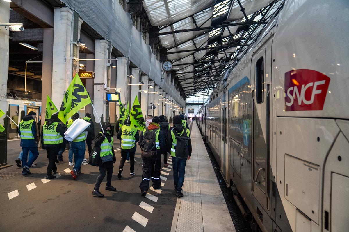 Les syndicats de la SNCF maintiennent leur appel à la grève à partir du 11 décembre au soir