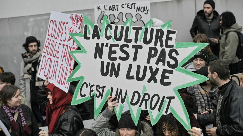 Baisse drastique du budget culturel des Pays de la Loire : "Un désengagement politique à tous les niveaux", dénonce le Syndeac