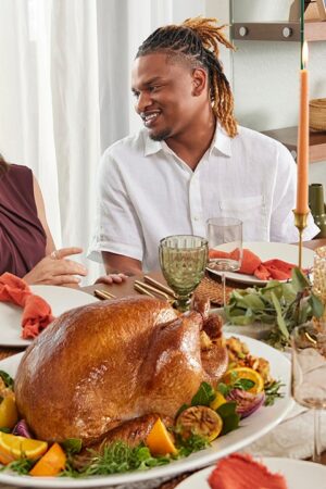 Arizona grandma and stranger she mistakenly texted in 2016 will celebrate 9th Thanksgiving together