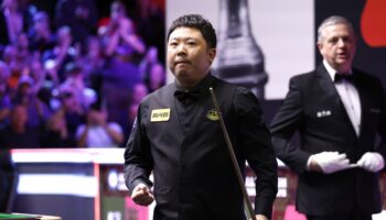 Zhang Anda hits 147 as Judd Trump and Neil Robertson fume at ‘unplayable’ table