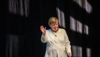 Die frühere Bundeskanzlerin Angela Merkel gibt sich bei der Vorstellung ihrer Memoiren schlagfertig und ein wenig selbstkritisch