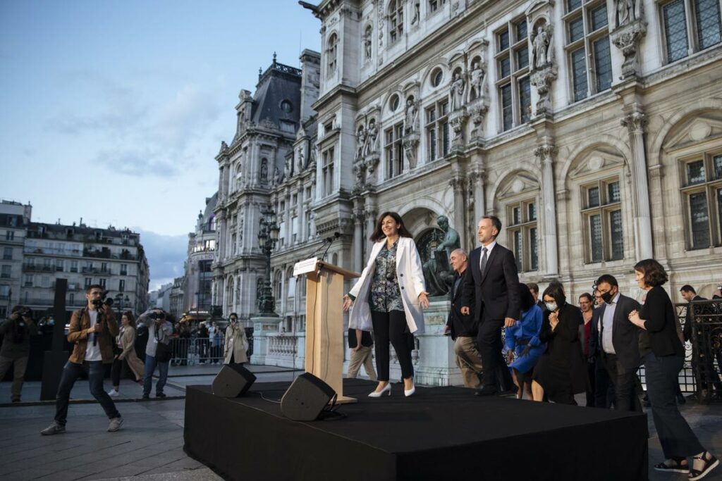 Municipales 2026 : passe d’armes, SMS et tractations… des secrets du renoncement d’Anne Hidalgo au lancement de la bataille de Paris