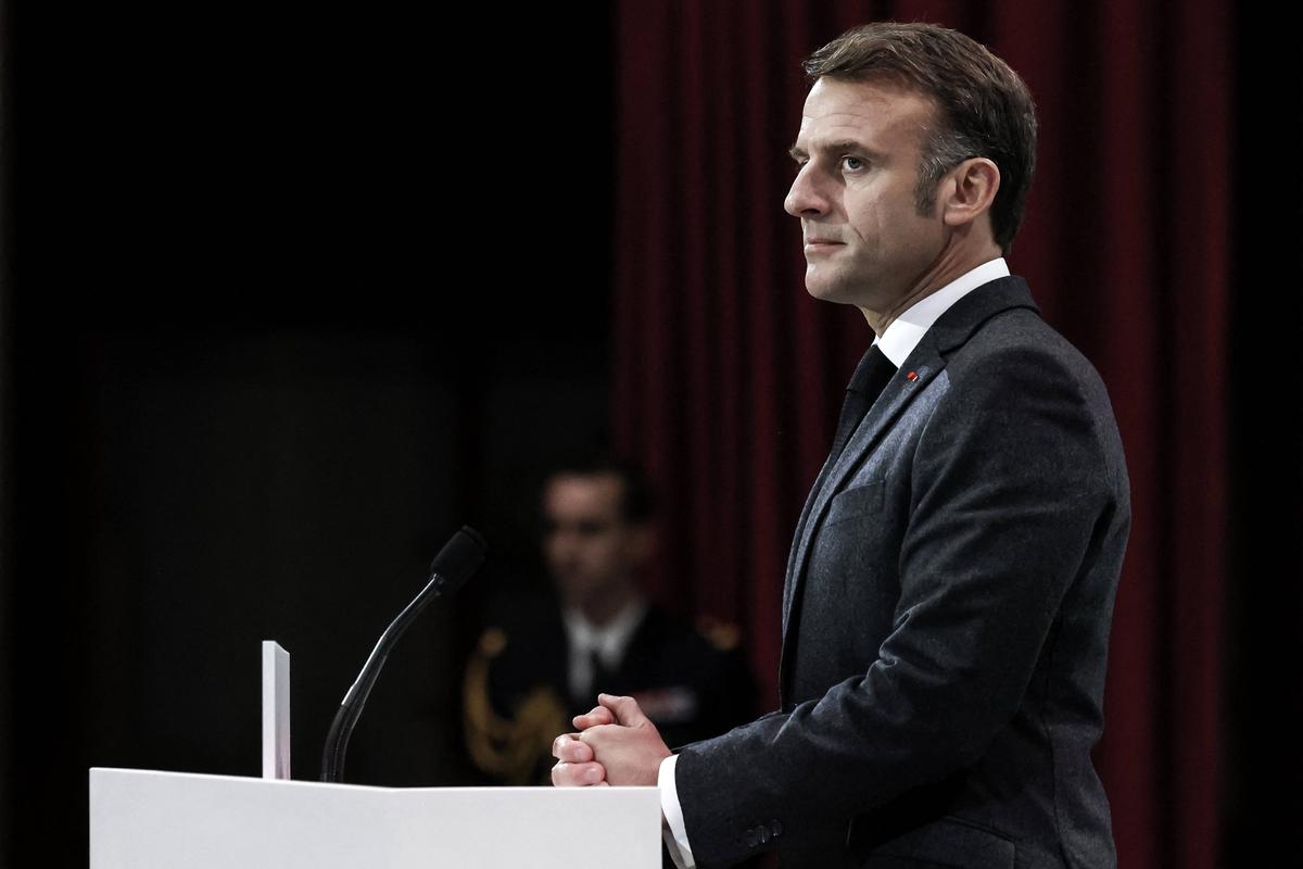 L’Elysée dément qu’Emmanuel Macron ait prédit que le gouvernement allait « tomber »