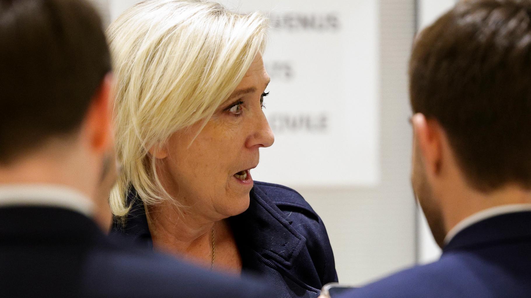 Marine Le Pen face à la justice : que comprendre de sa stratégie risquée (et populiste) à la fin du procès