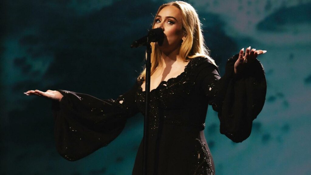 Adele sort un album collector de sa résidence à Las Vegas qui coûte 340 euros et indigne ses fans