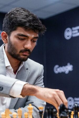 Schach-Teenager Gukesh holt ersten Sieg im Duell mit Ding Liren