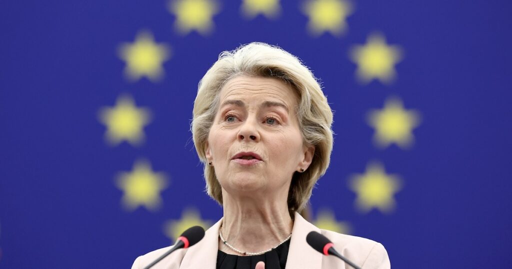 La présidente de la Commission européenne Ursula von der Leyen s'exprime devant le Parlement européen à Strasbourg le 27 novembre 2024