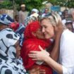 Marine Le Pen, à son arrivée à Mayotte le 30 novembre 2016, a été adoubée jeudi par des chefs religieux musulmans de l'île, dont le Grand Cadi qui a formé des prières pour qu'elle devienne présidente de la République en 2017.