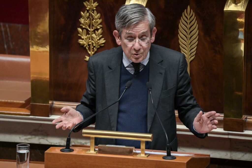 « La seule solution, ce serait une démission du président de la République », estime Charles de Courson