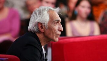 Neuf femmes accusent Gérard Darmon de harcèlement et d’agression sexuelle