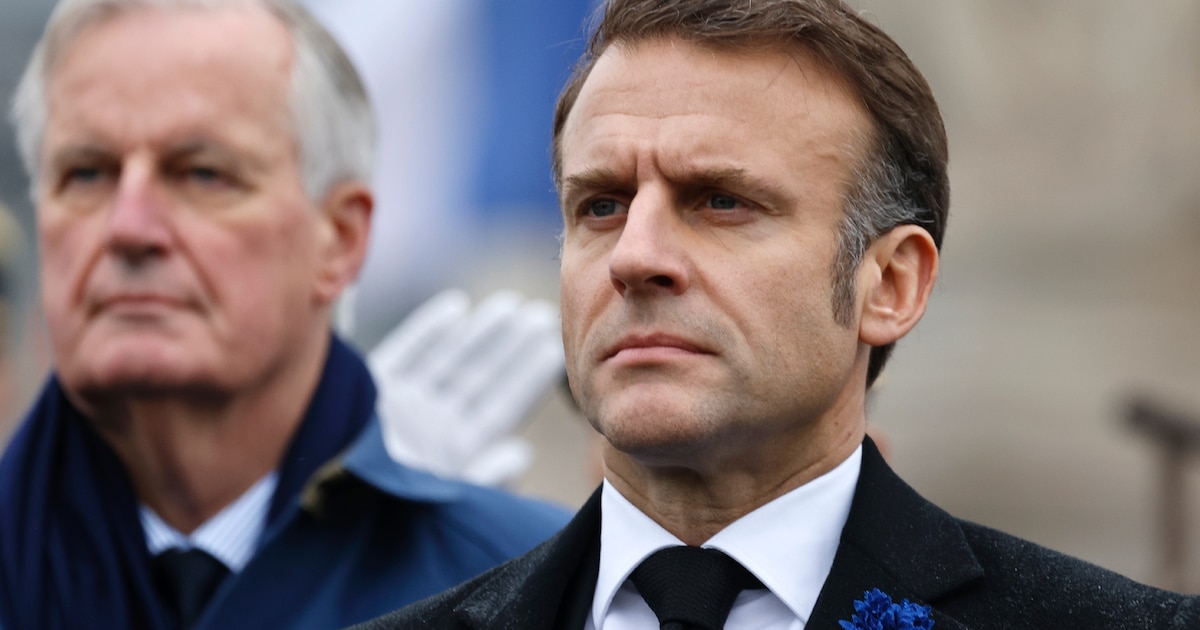 Emmanuel Macron et Michel Barnier pour les commémorations de l'Armistice du 11 novembre 1918, le 11 novembre 2024 à Paris