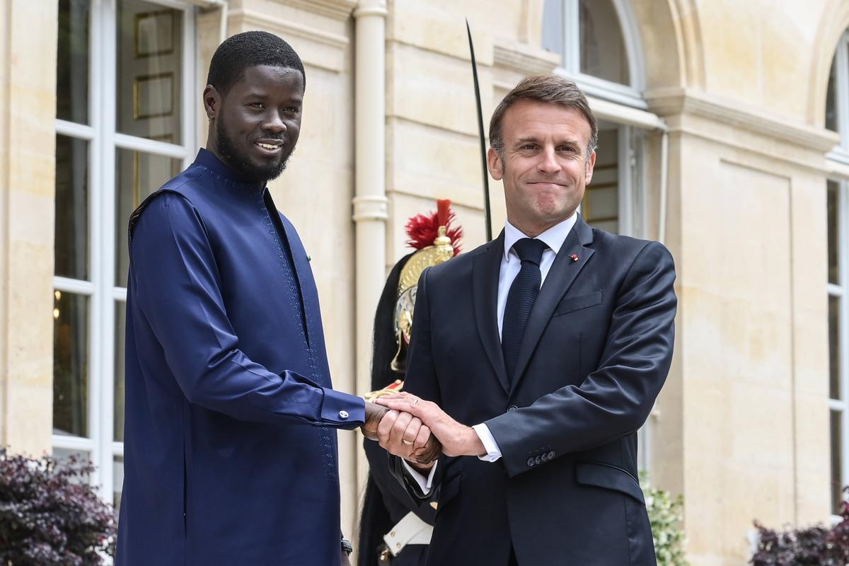 Sénégal : Emmanuel Macron reconnaît « un massacre » par les forces coloniales à Thiaroye, en 1944