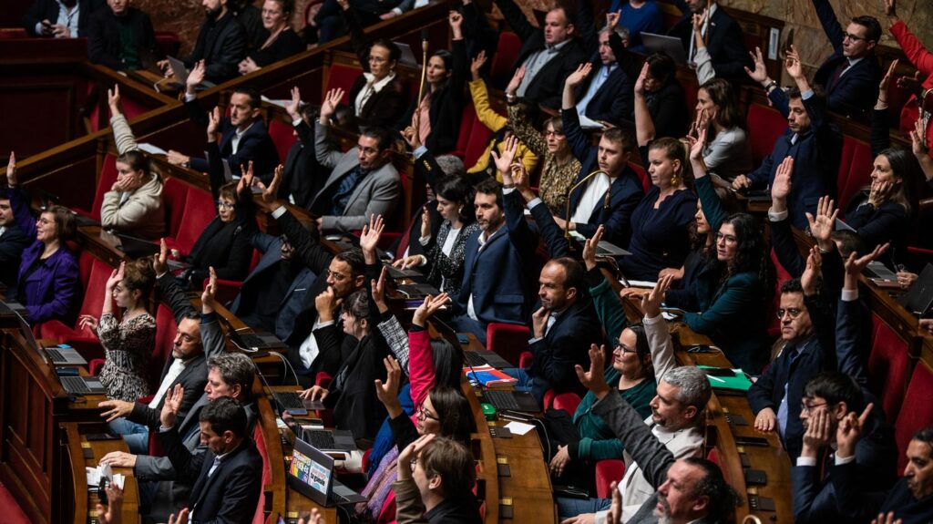 Proposition LFI d'abrogation des retraites : "votre obstruction est lamentable" lance le député écologiste Benjamin Lucas aux élus macronistes à l'Assemblée