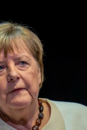 Frühere Bundeskanzlerin: Merkel empfiehlt, für die Ukraine "diplomatische Lösungen mitzudenken"