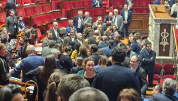 Retraites : Une bagarre évitée à l’Assemblée nationale entre le député Nicolas Turquois et d’autres élus