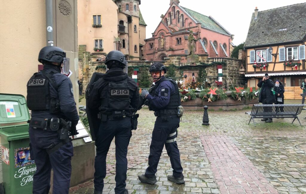 Alsace : « Rassurant », « triste aussi »… On a assisté à la (fausse) attaque terroriste sur un marché de Noël