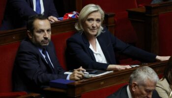 DIRECT. Budget 2025 : Marine Le Pen dénonce des concessions non financées de Michel Barnier, qui "aggravent un déficit déjà abyssal"