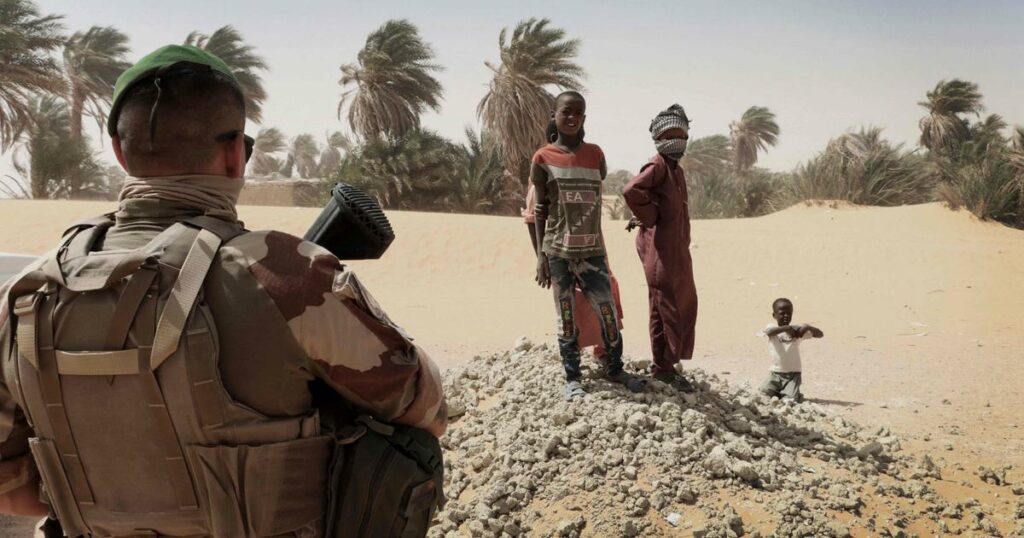 Sommée de se retirer du Tchad, l’armée française perd son “dernier bastion dans la région”