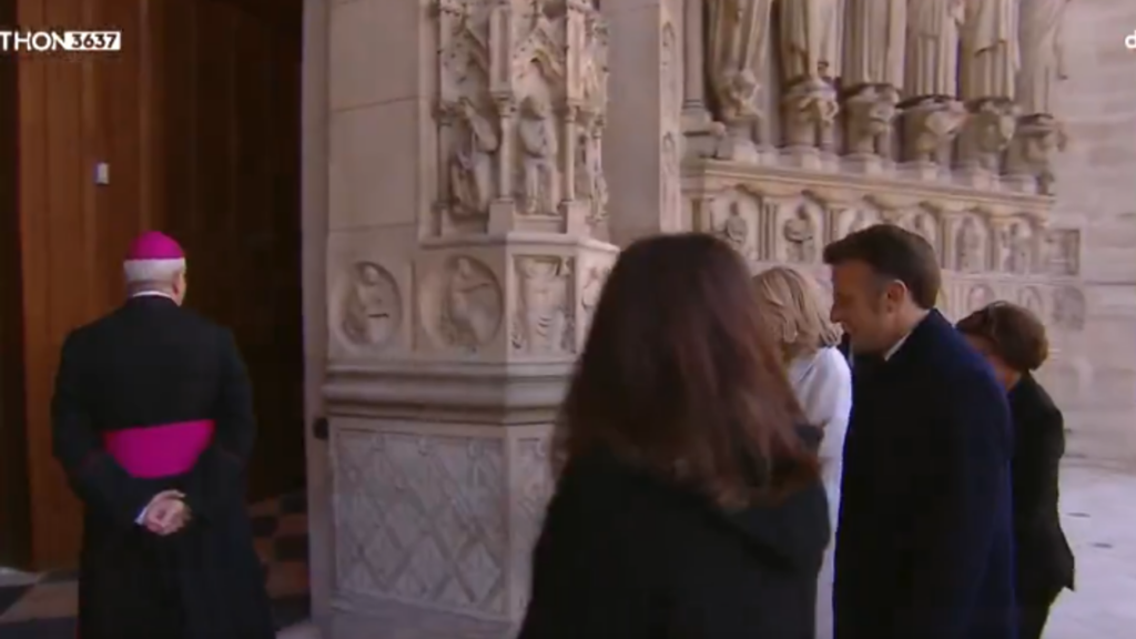 Notre-Dame de Paris : Emmanuel Macron n’est pas entré le premier dans la cathédrale lors de sa visite