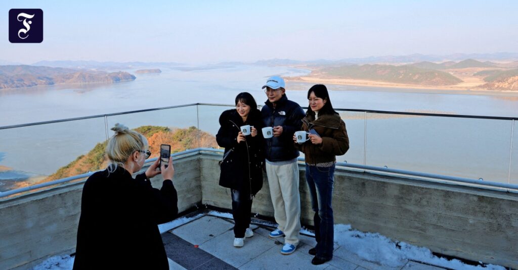 Kurioses Touristenziel: Starbucks eröffnet an Grenze zu Nordkorea