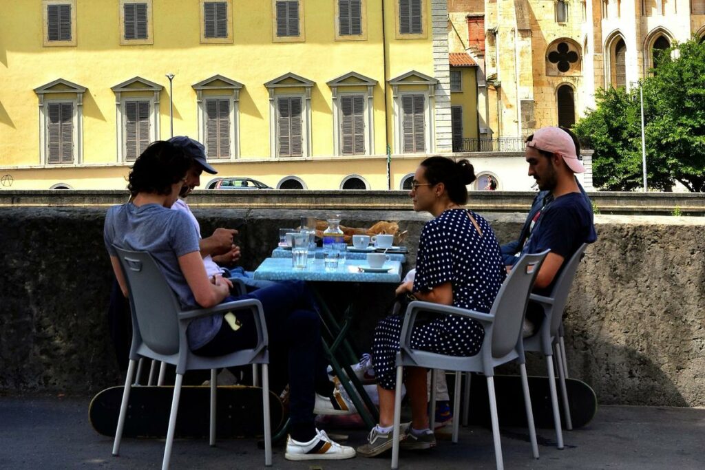 « Les jeunes générations sont plus sensibles aux risques liés à l’alcool que leurs aînés, qui avaient tout le temps du vin à table »