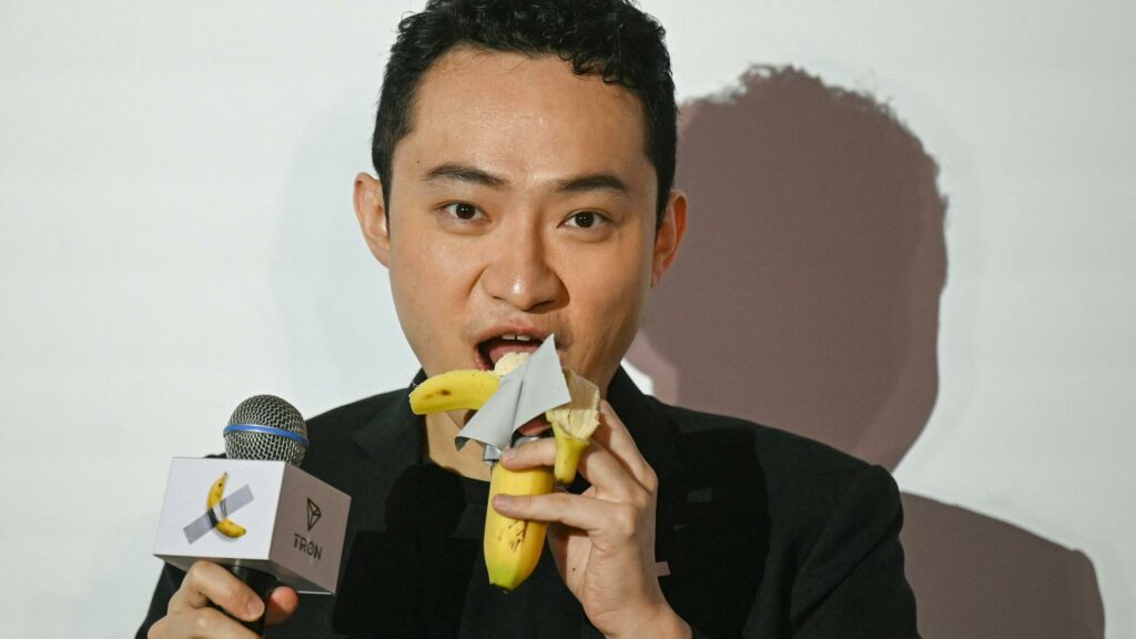 Justin Sun a mangé la banane œuvre d’art qu’il avait achetée à 6 millions d’euros