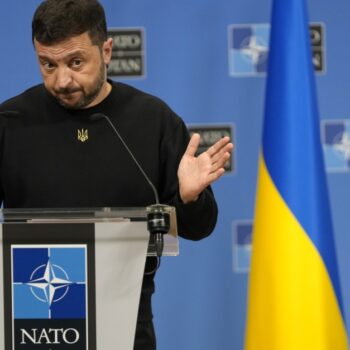 Ukraine-Liveblog: Selenskyj: NATO-Schutz für unbesetzte Ukraine könnte „heißen“ Krieg beenden