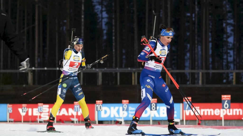 Biathlon : Julia Simon et Quentin Fillon Maillet lancent l'hiver des Bleus avec un podium sur le relais mixte simple