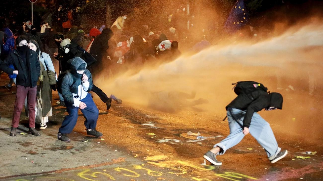 Georgien: Tausende Menschen protestieren für proeuropäische Politik in Georgien