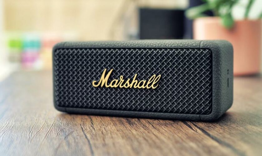 30 heures de rock non-stop pour 109 euros : pourquoi la Marshall Emberton 2 est l’enceinte qui va changer vos soirées