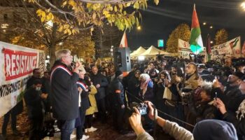 À 2 km du Stade de France, un rassemblement s’est tenu pour dire « non au match France – Israël »