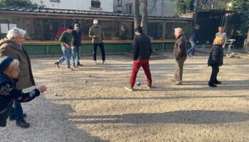 À Paris, une nouvelle règle d’urbanisme redonne espoir aux boulistes de Montmartre expulsés de leur terrain